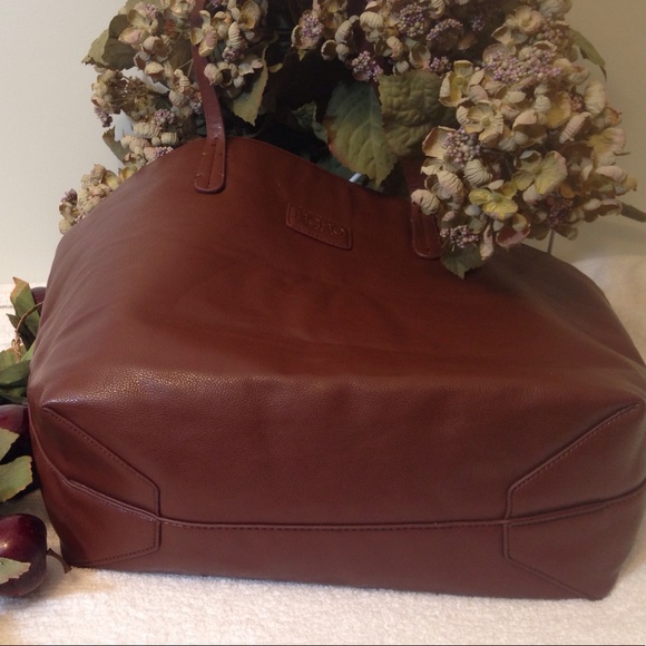 NEW BCBG Paris Tote Bag Designer Purse Vegan Leather Detailed Stitching Large - Picture 5 of 8